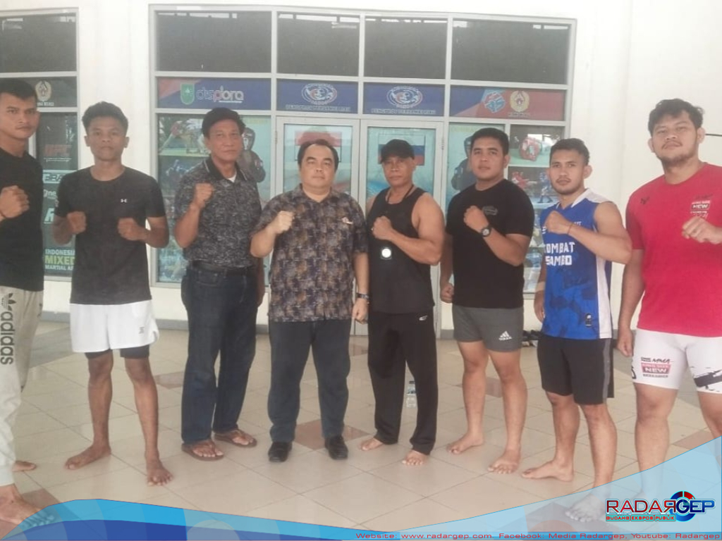 Ketum Persambi Riau, Robert Hendrico Meninjau Latihan Persiapan Atlle Sambo